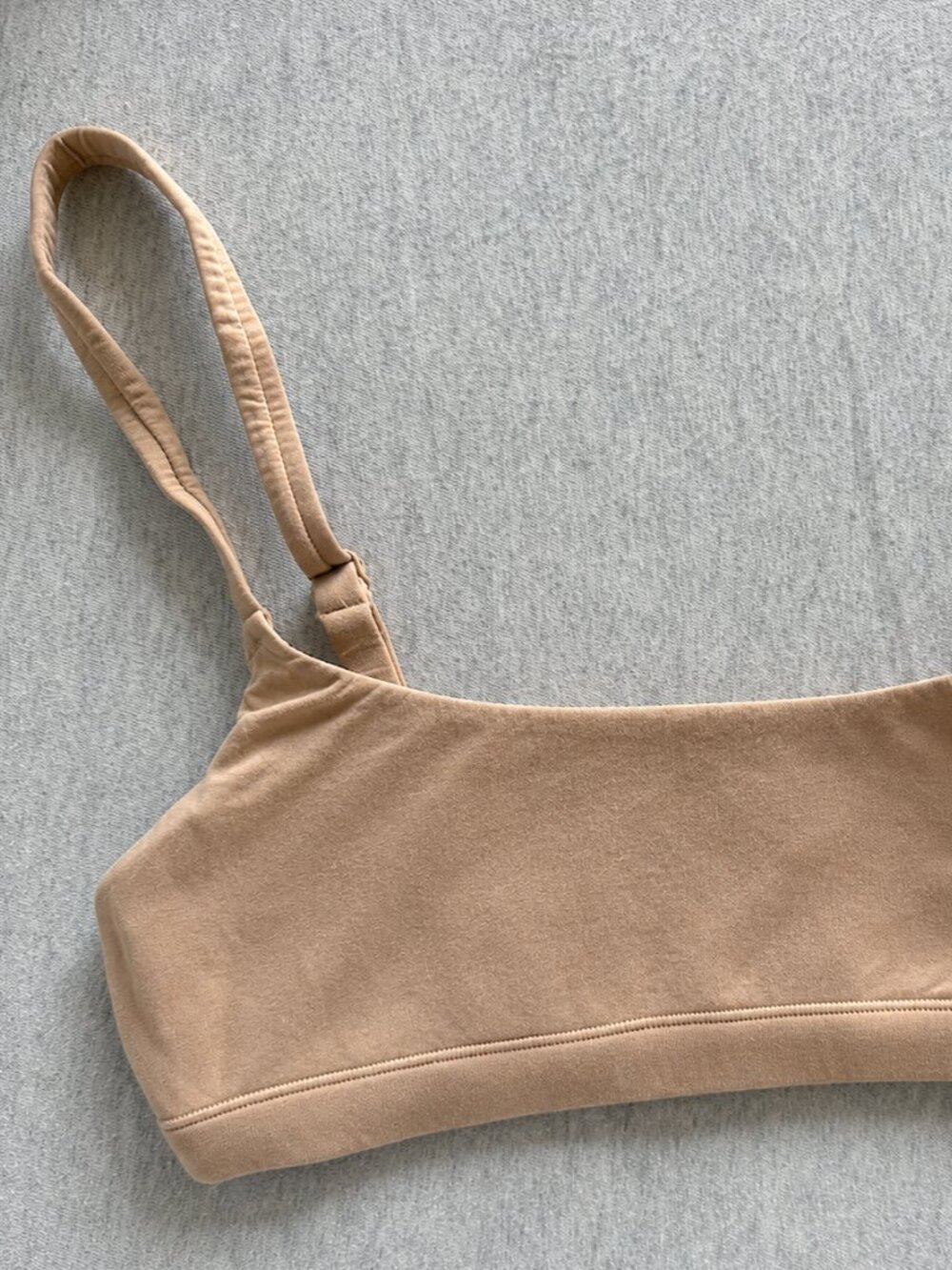 SKIMS Fits Everybody Scoop Neck Bralette Nude Tan Size Small